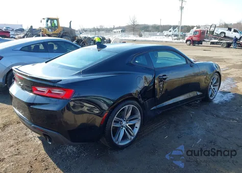 2017 Chevrolet Camaro 1Lt z USA, uszkodzony, nr VIN 1G1FB1RS6H0151492